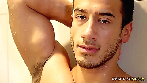 Sexy young squirting with a sexy body