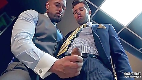 Mas sale's sexy, her pussy and feet