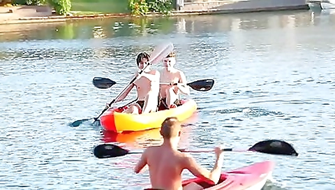 Sexy younger offsen i'v carieno