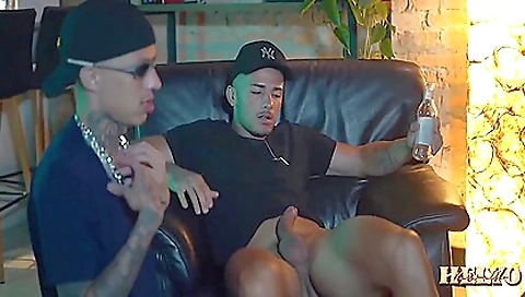 Sexy young chick gets creampie