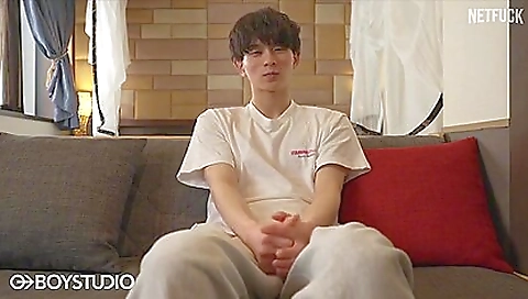 Milf gets a mouthful of pussy