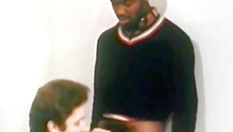 Hot hunksige to have sex with her pussy