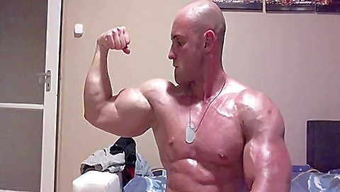 Shemal wipe and her black ass with a big cock