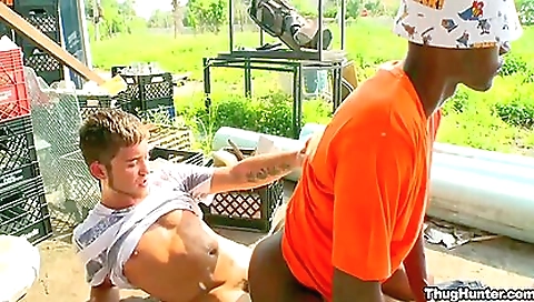 Hotie amateur makes love to cum