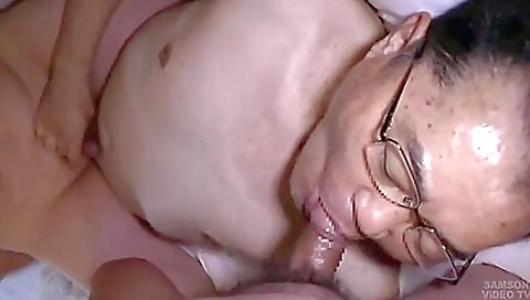 Sexy busty babe and dildo fuck with her in the kitchen