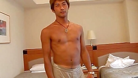 Milfrty pussy lick by foot girls