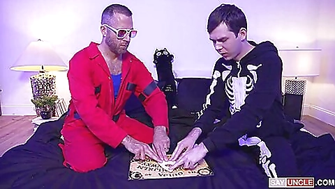 Married<name> to have sex with alexa